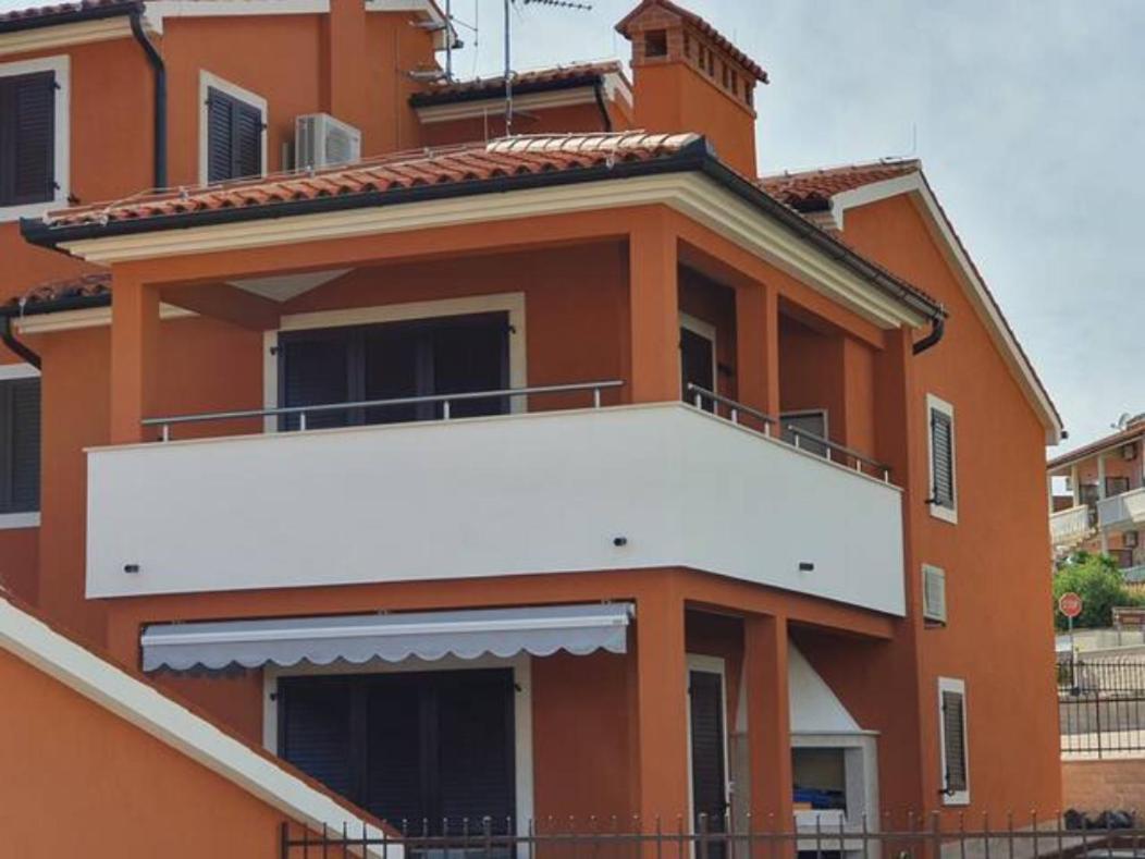 Modern Apartment Ana Premantura Extérieur photo